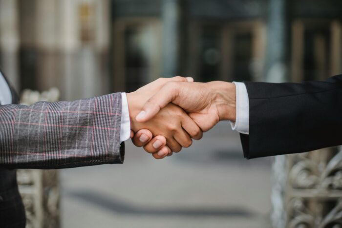 Handshake OORD Real Estate